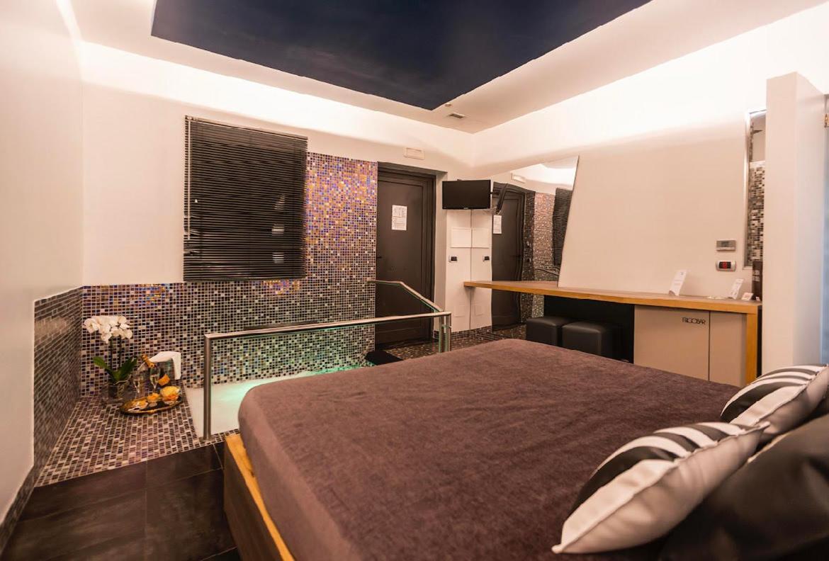 Hotel Tiro A Volo Pozzuoli Luaran gambar