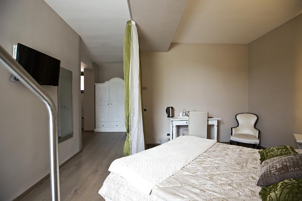 Hotel Tiro A Volo Pozzuoli Luaran gambar